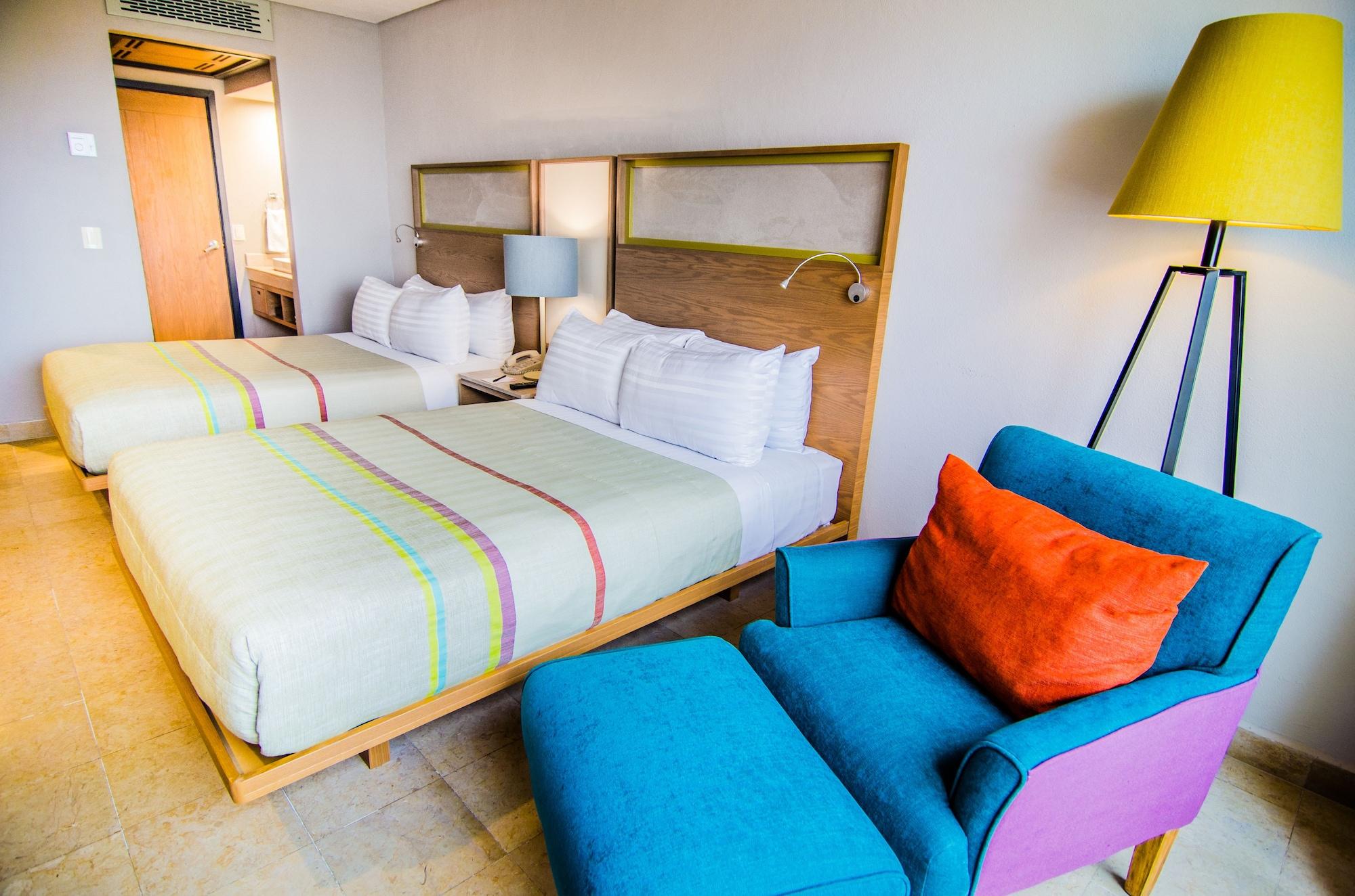 Hotel Galeria Plaza By Brisas