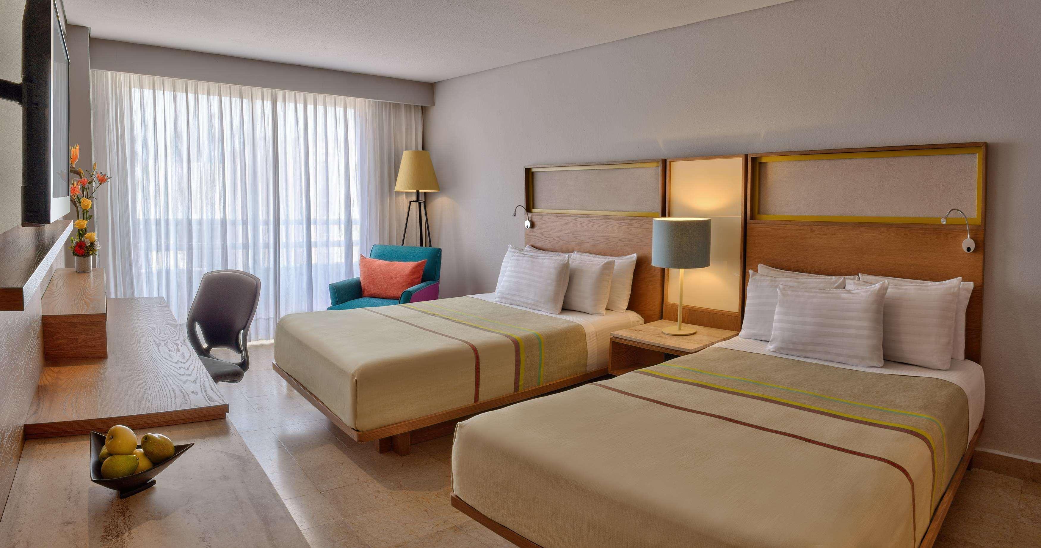 Galeria Plaza By Brisas Hotel