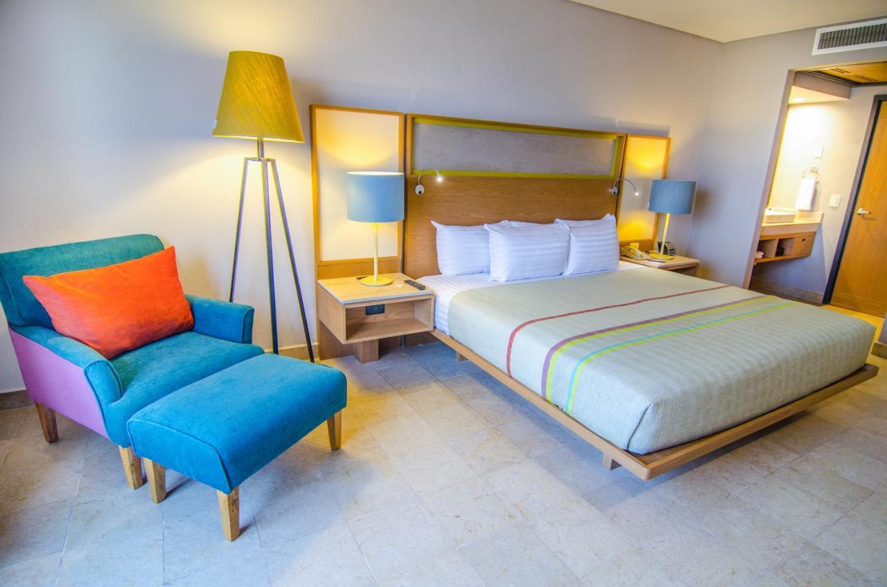 Galeria Plaza By Brisas Hotel